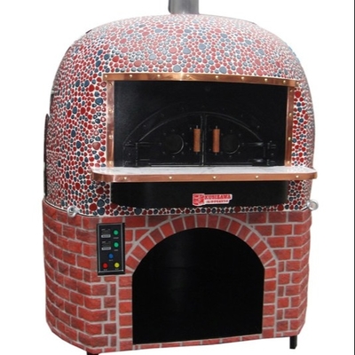Piastrelle di ceramica intorno alla pizza Oven Lava Rock Wood Fire dell'Italia